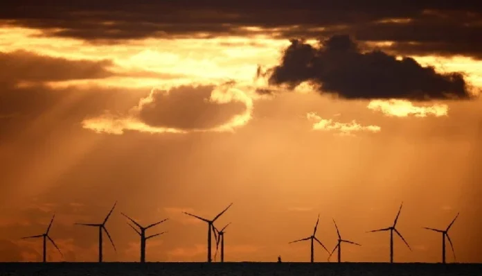 Global CO₂ emissions reach new high for fourth year in a row as fossil fuel use rises