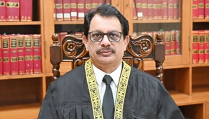 Supreme Court bench dissolved after Justice Panhwar recuses himself in reserved seats case