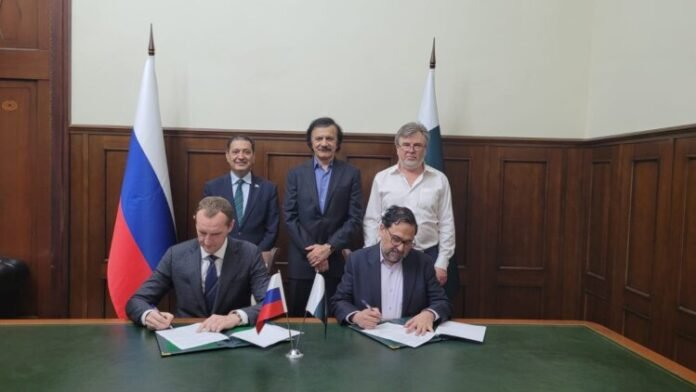 Pakistan, Russia Sign Protocol to Revive Steel Mills